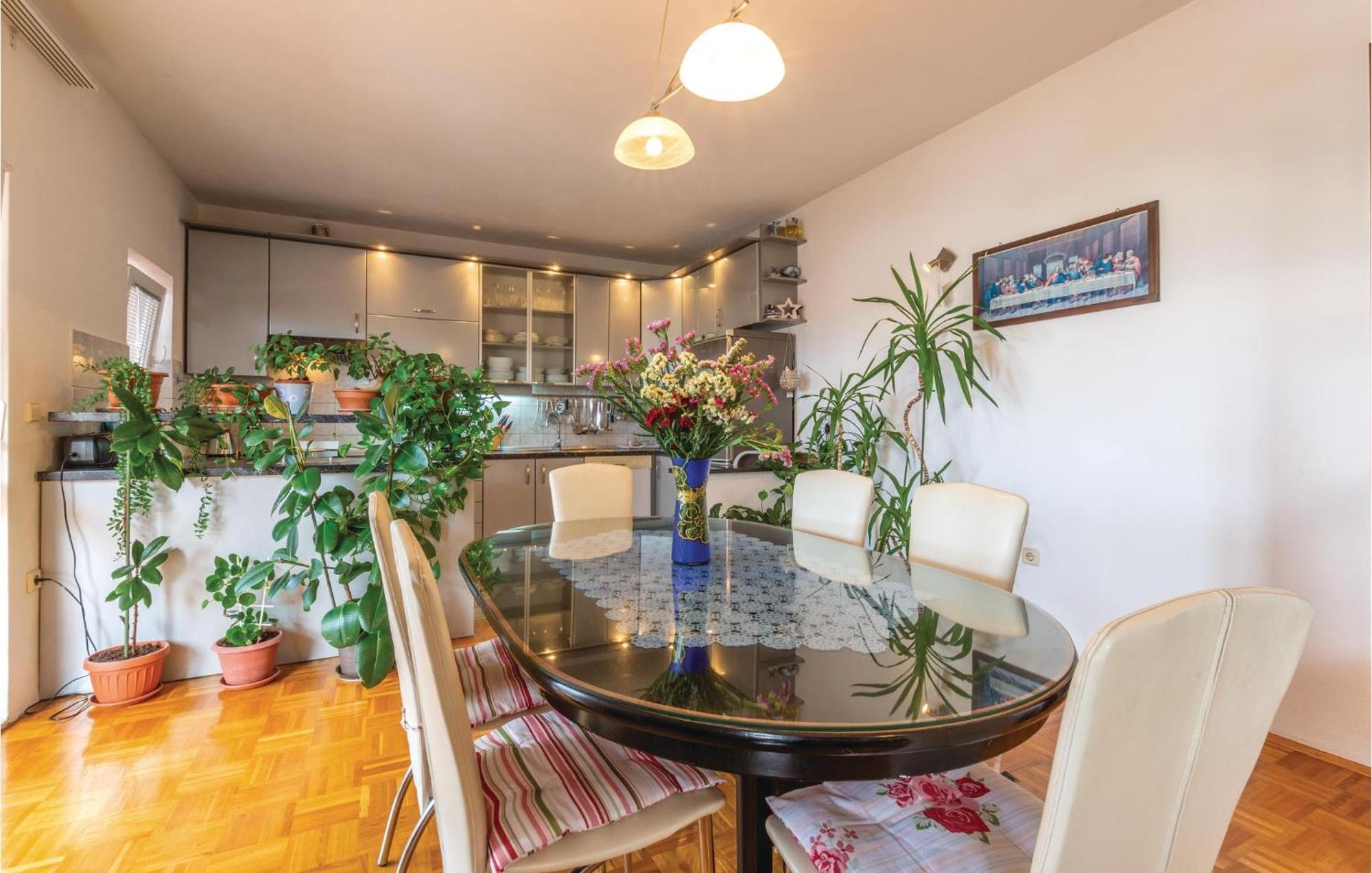 Nice Apartment In Plano With Kitchen מראה חיצוני תמונה
